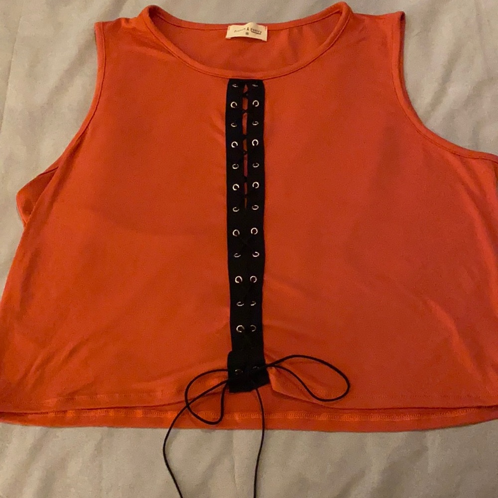 Lace up crop top 🧡🖤